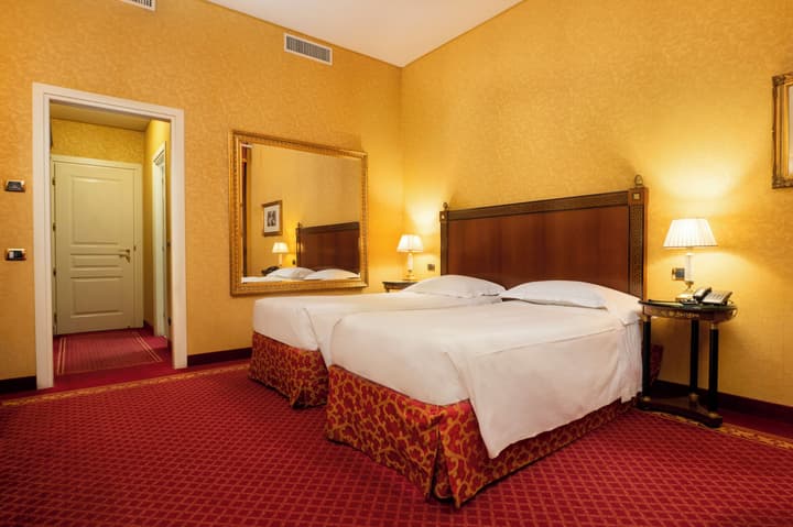 Maxim Hotel