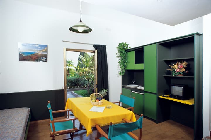 Eco Village Baia delle Ginestre