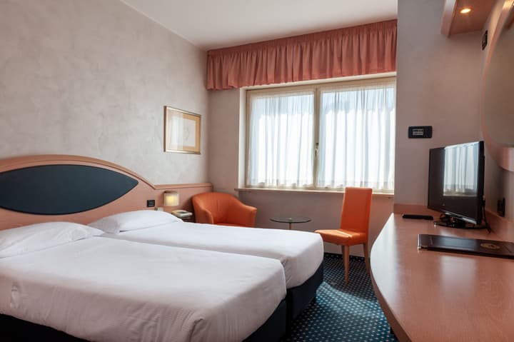 Augustus Hotel