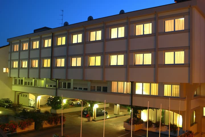 Augustus Hotel