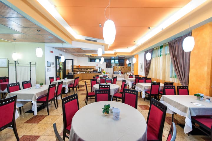 West Point Airport Hotel
