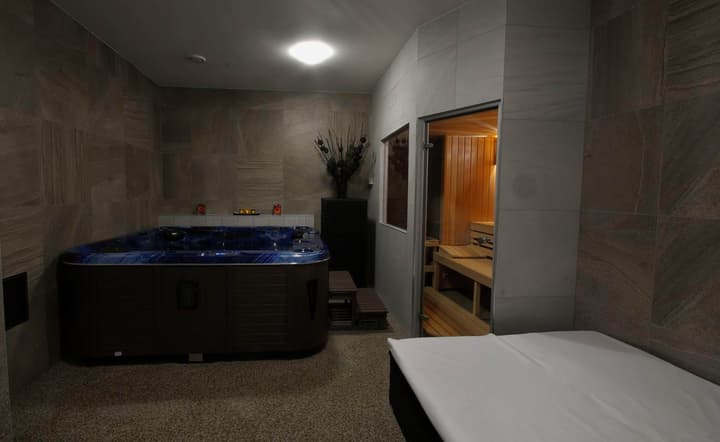Hotel Adeba