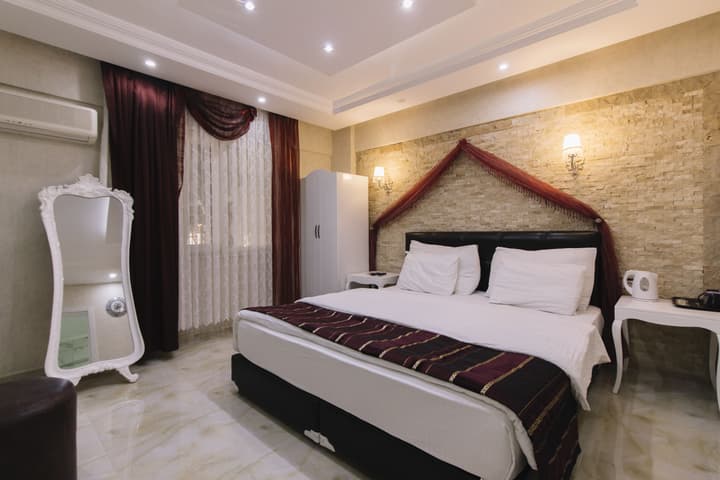 Melrose House Hotel