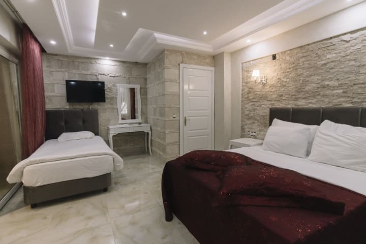 Melrose House Hotel