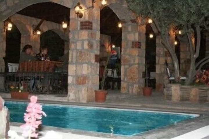Melrose House Hotel