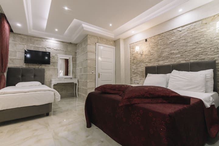 Melrose House Hotel