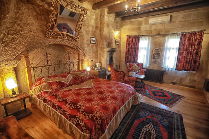 Traveller's Cave Hotel