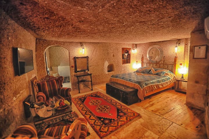 Traveller's Cave Hotel