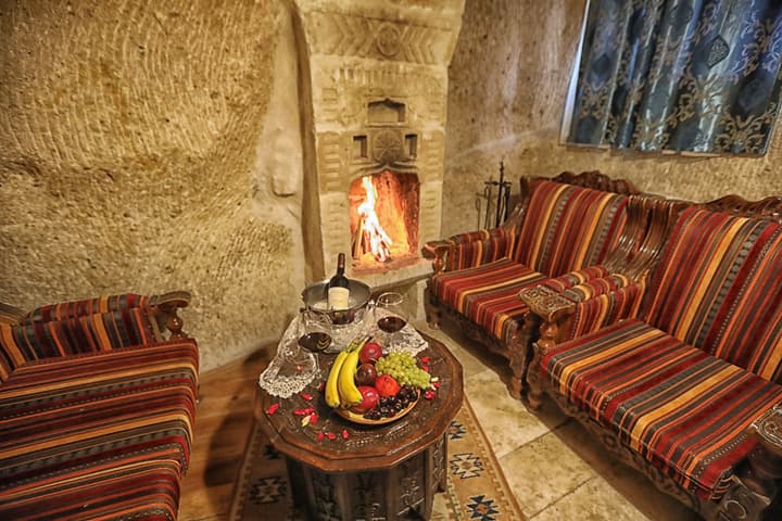 Traveller's Cave Hotel