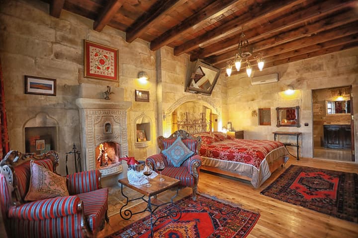 Traveller's Cave Hotel