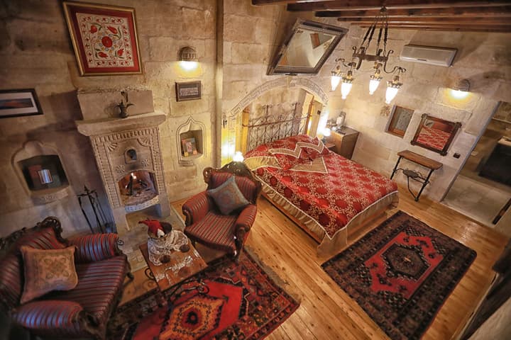 Traveller's Cave Hotel