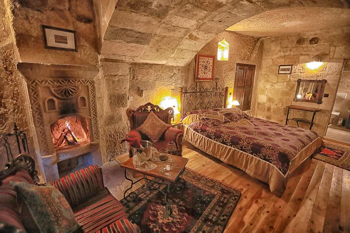 Traveller's Cave Hotel