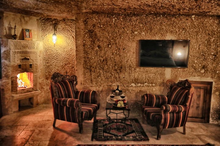 Traveller's Cave Hotel