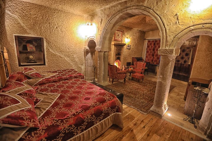 Traveller's Cave Hotel