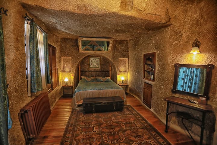 Traveller's Cave Hotel