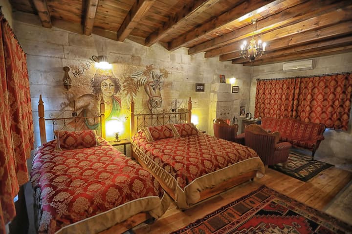 Traveller's Cave Hotel