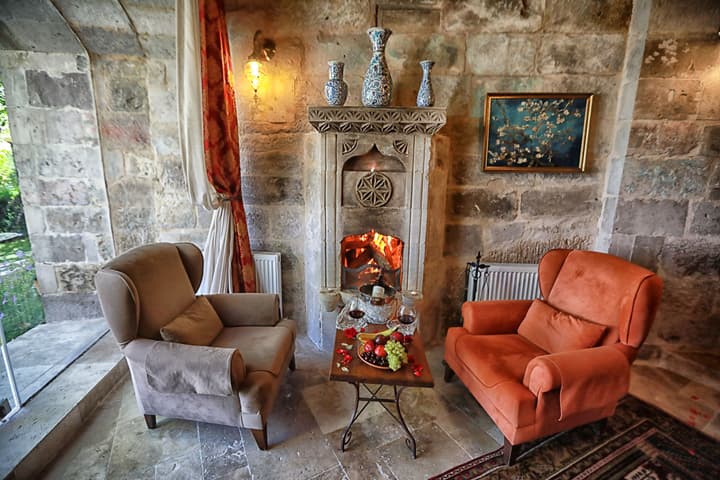 Traveller's Cave Hotel