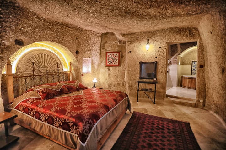 Traveller's Cave Hotel