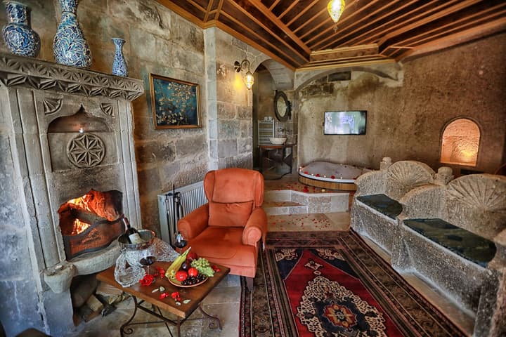 Traveller's Cave Hotel