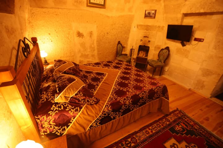 Traveller's Cave Hotel