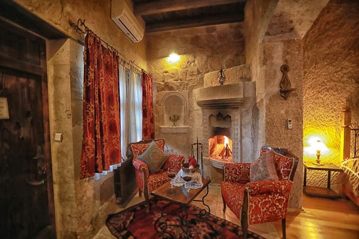 Traveller's Cave Hotel