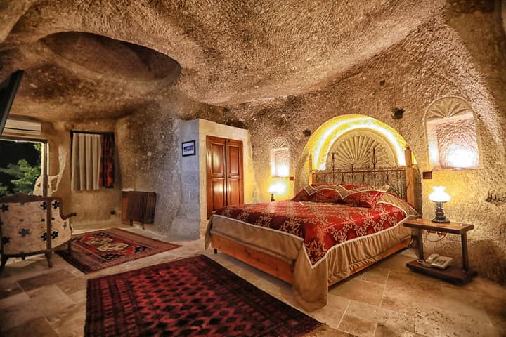 Traveller's Cave Hotel