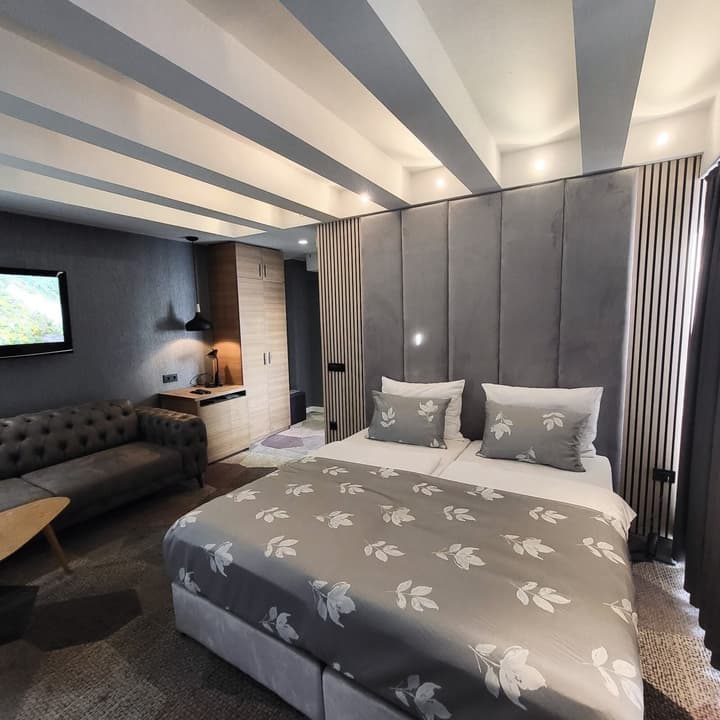 Hecco Deluxe Hotel