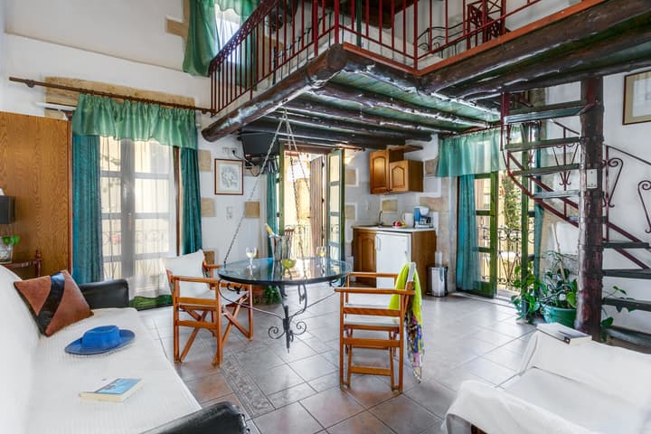 Ifigenia Rooms & Studios