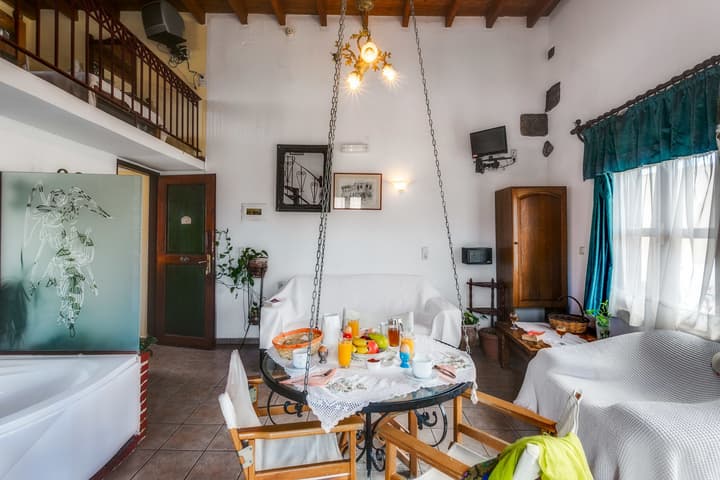 Ifigenia Rooms & Studios