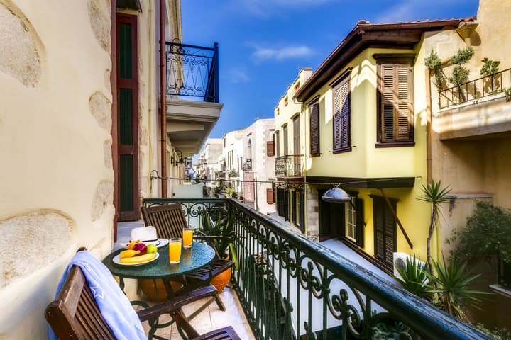 Ifigenia Rooms & Studios