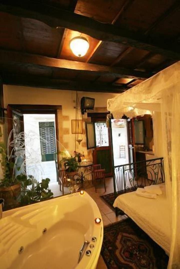 Ifigenia Rooms & Studios