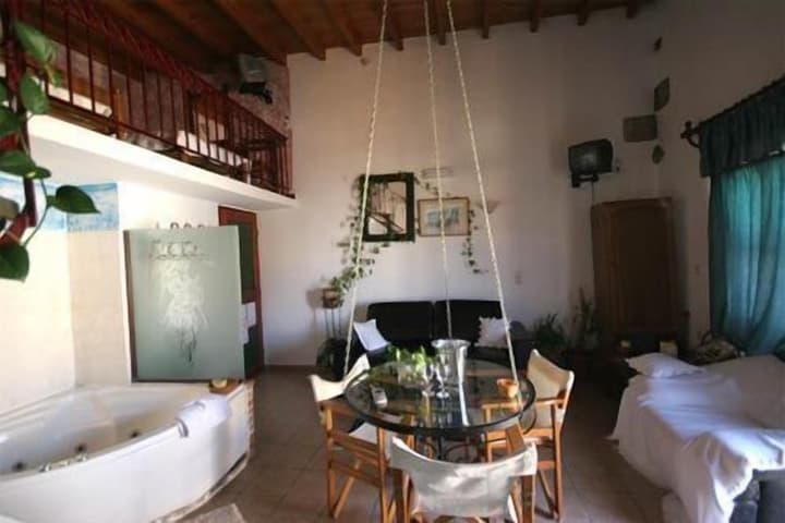 Ifigenia Rooms & Studios