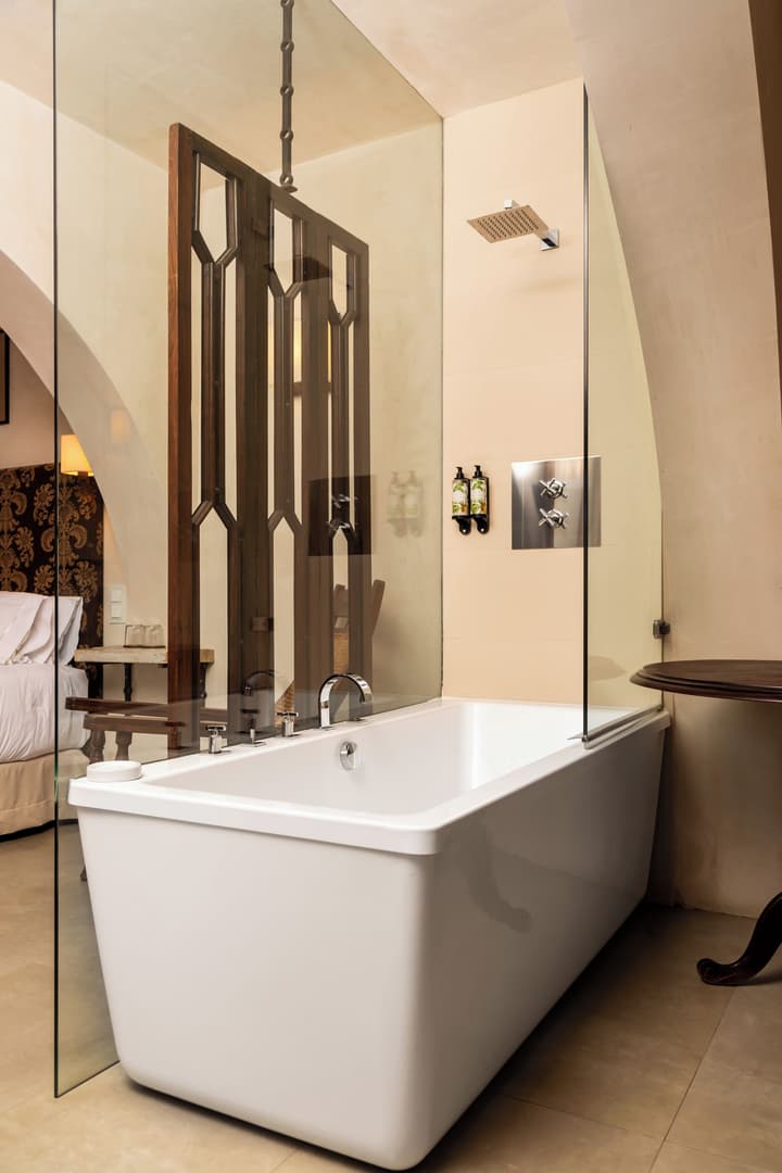 Boutique Hotel V-by Grupo Tribu