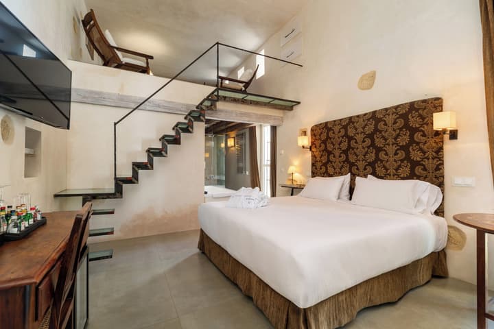 Boutique Hotel V-by Grupo Tribu