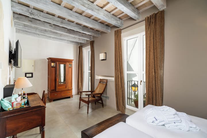 Boutique Hotel V-by Grupo Tribu