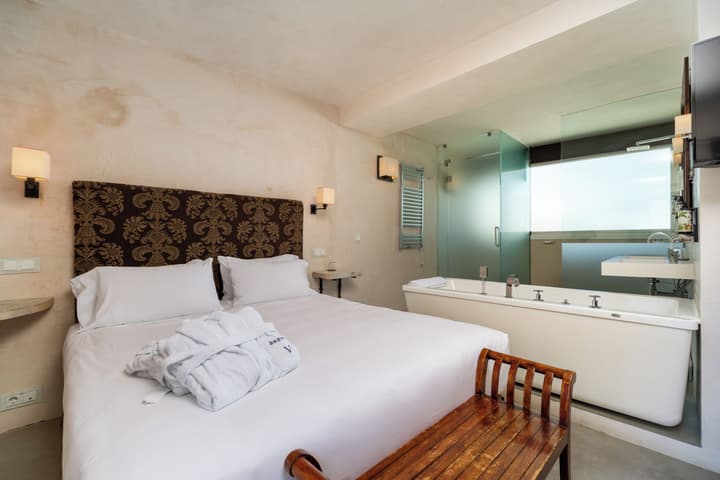 Boutique Hotel V-by Grupo Tribu