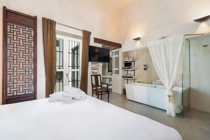 Boutique Hotel V-by Grupo Tribu
