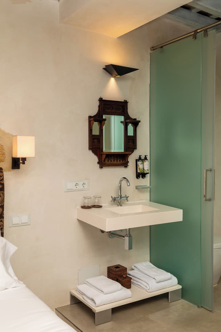 Boutique Hotel V-by Grupo Tribu