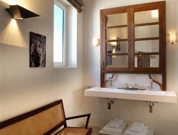 Boutique Hotel V-by Grupo Tribu