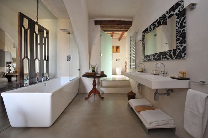 Boutique Hotel V-by Grupo Tribu