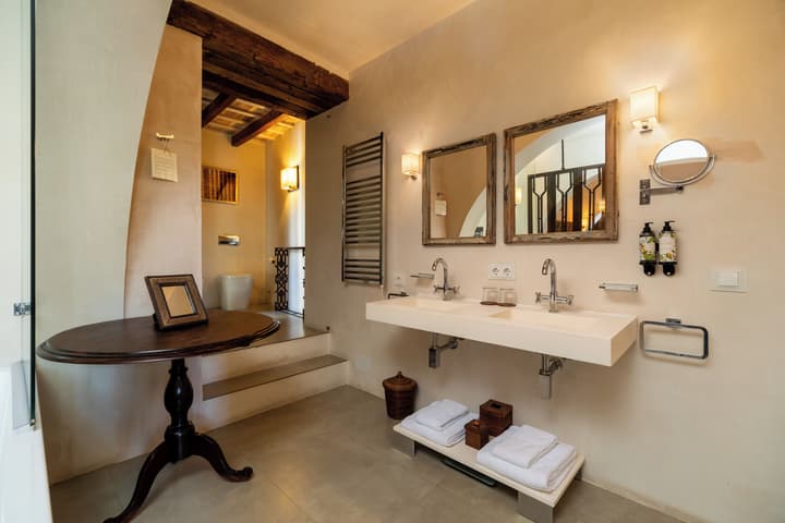 Boutique Hotel V-by Grupo Tribu