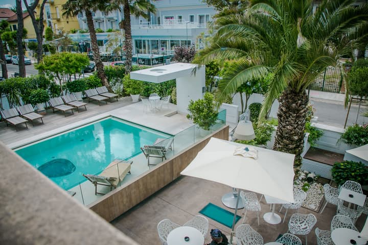 Hotel Select Suites & Spa / Apartments