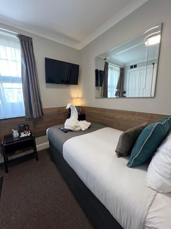 Tudor Court Hotel