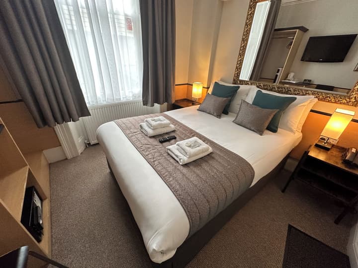 Tudor Court Hotel