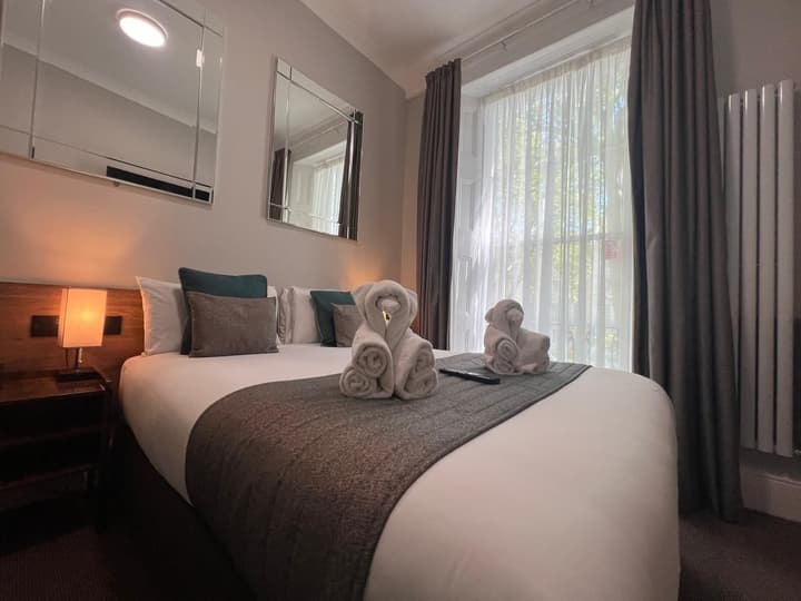 Tudor Court Hotel