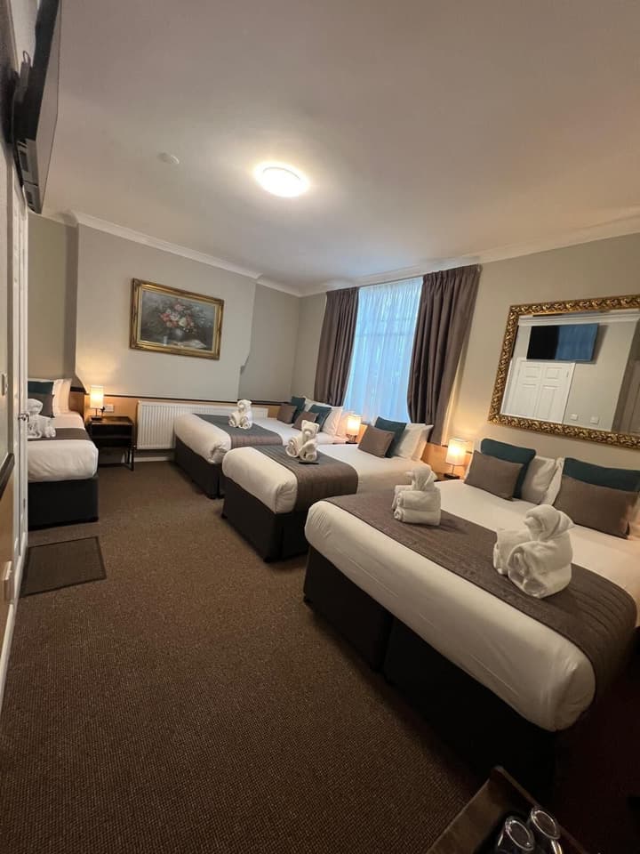 Tudor Court Hotel