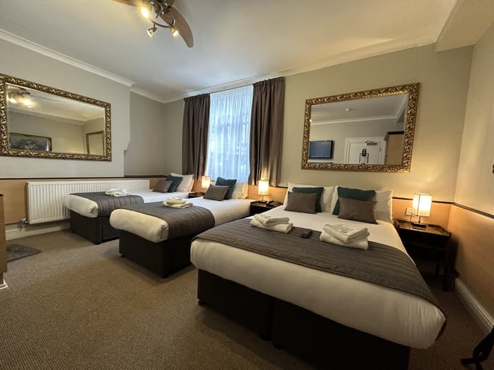 Tudor Court Hotel