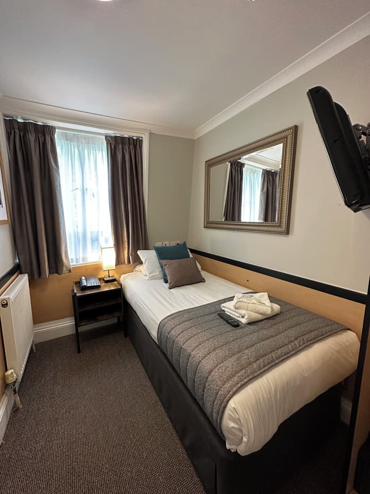 Tudor Court Hotel