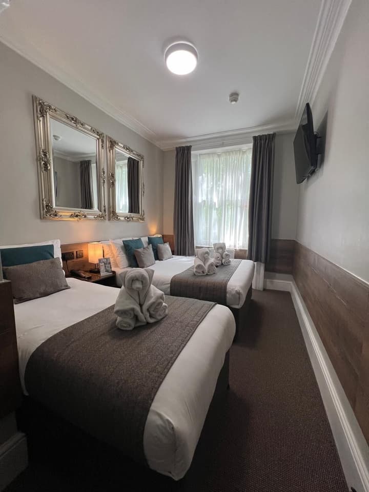 Tudor Court Hotel