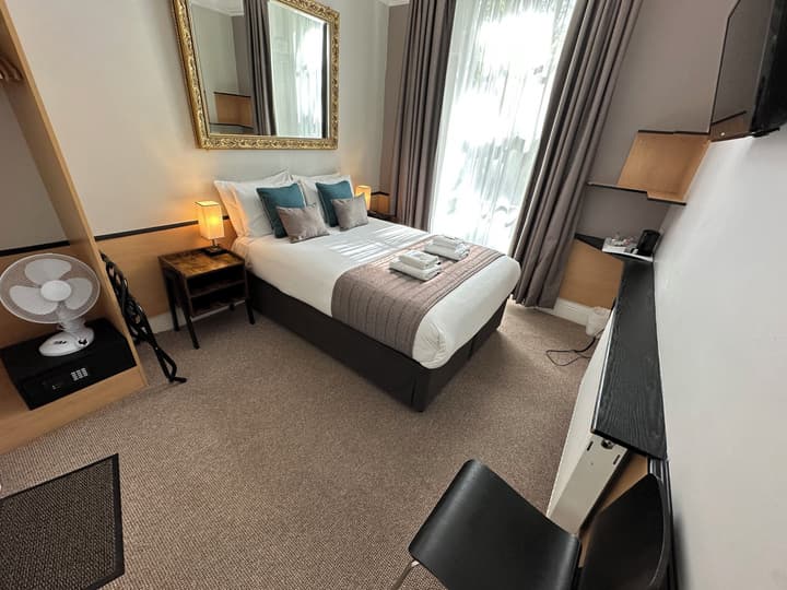 Tudor Court Hotel